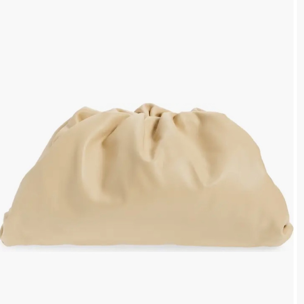 Bottega Veneta The Pouch Leather Clutch
Nude